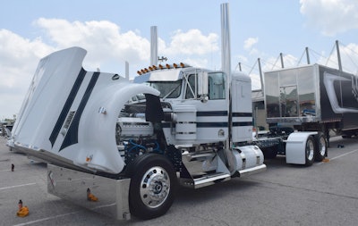 This 1980 Kenworth W900A is part of the IMT Transport Inc. fleet. It is owned by JR Schleuger.