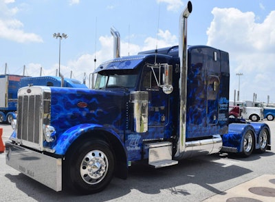 Ray and Susie Rodriquez’s 1999 Peterbilt 379