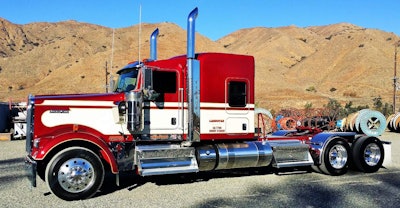 Pennello’s 2015 Kenworth W900 flattop.