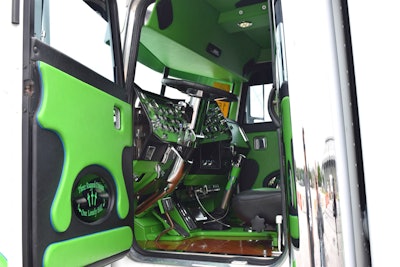 Cab interior of Risslerbilt 379