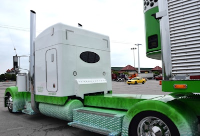 Rear view of Risslerbilt 379