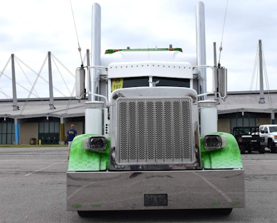 Front view of Risslerbilt 379