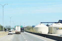 highway-shot-tanks-dry-van-2017-05-18-10-40