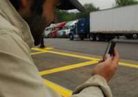 trucker-with-phone-200&times;140-2017-05-30-06-17