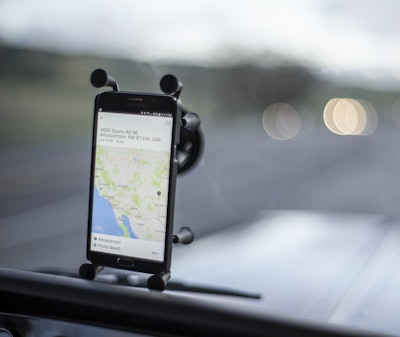 Windshield phone mount