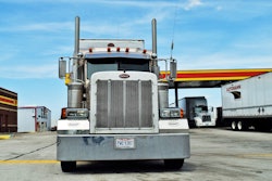 2005-Peterbilt-379-Scott-Reed-2017-06-02-08-20