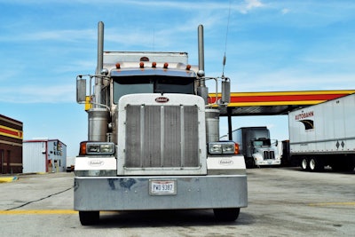 2005-Peterbilt-379-Scott-Reed-2017-06-02-08-20