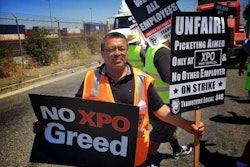 Port truckers protest outside of the Port of Los Angeles/Long Beach. (Image: Teamsters)