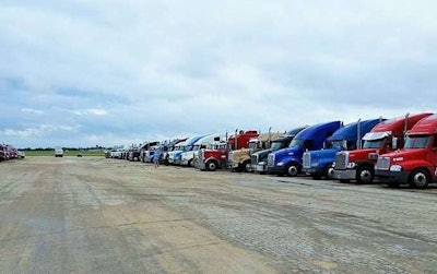 Bill-Ater-trucks-staged-for-FEMA-shuttles-hurrican-harvey-2017-08-29-15-16