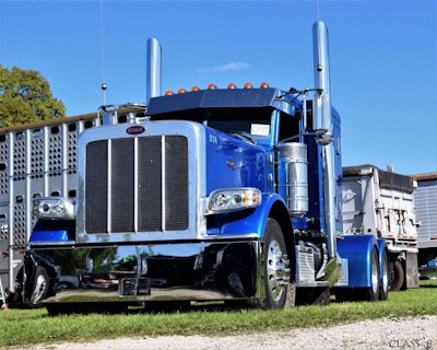 Bryce Novitiski took People’s Choice with the Dvorachek Trucking blue Pete.