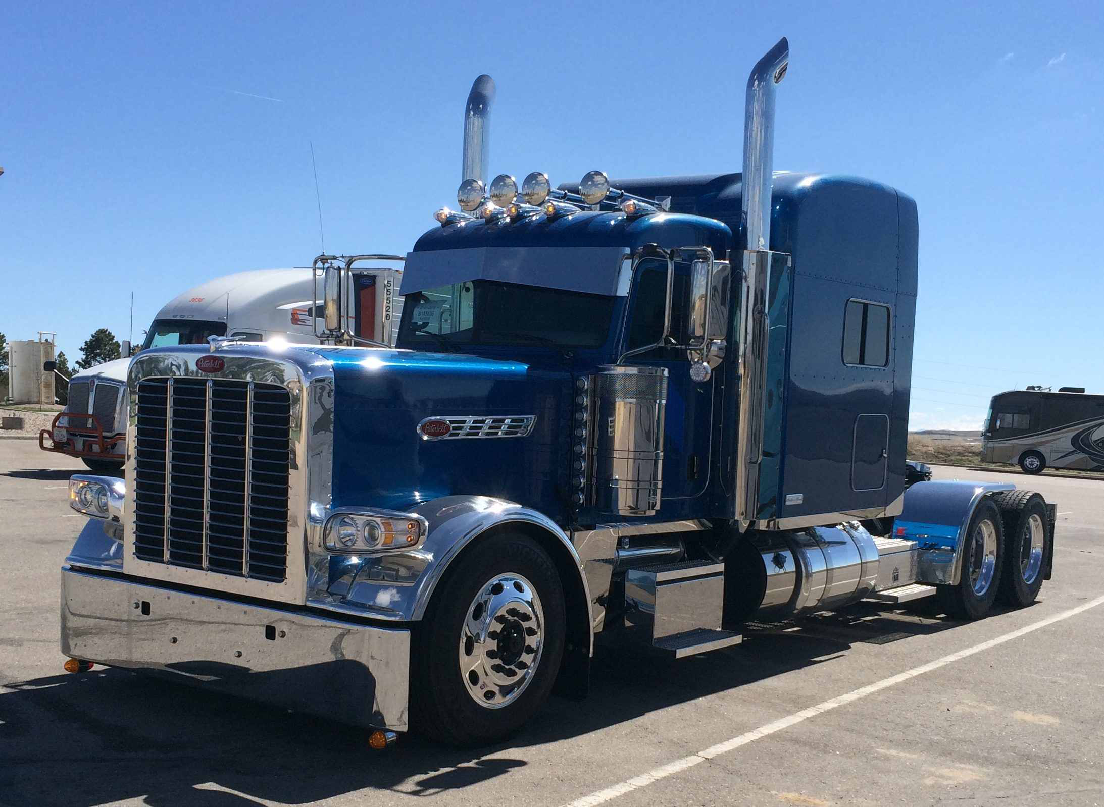 Blue Peterbilt 379