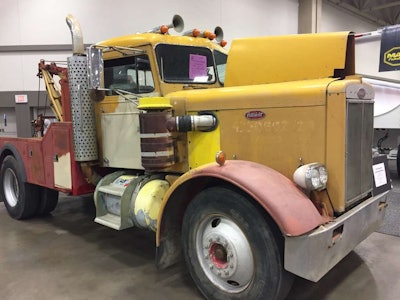 Steve Michelis' '63 Pete 281 with 600 Holmes wrecker.