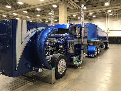 Von Ormy, Texas-based Joe Regalado's 2000 Peterbilt 379 with 2018 Armourlite end dump.