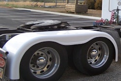 talladega-fiberglass-rear-fenders