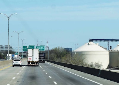 Highway Van Freight Bulk 2017 08 22 14 16