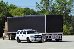 truck-with-police-car-inspection-2017-12-20-15-01