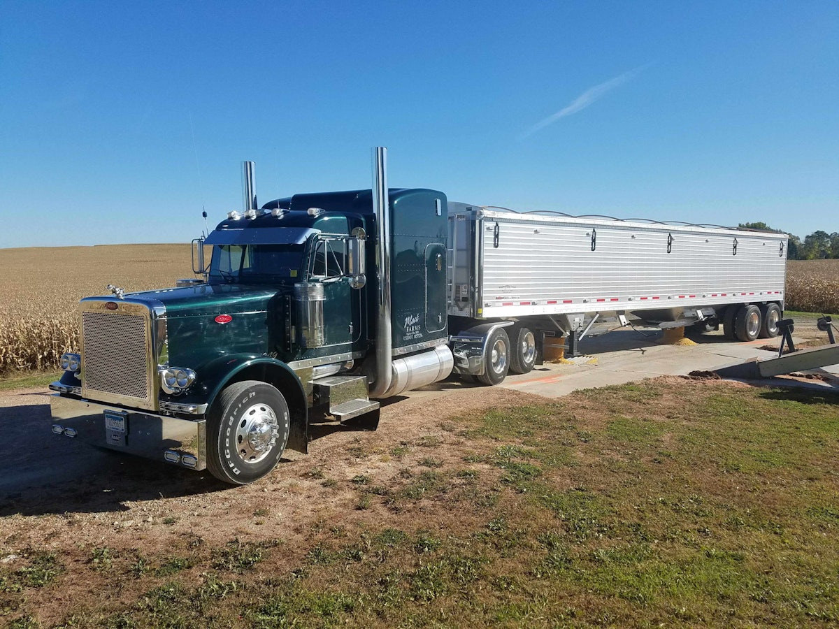 Thomas Mack's 1999 Peterbilt 379 | Overdrive