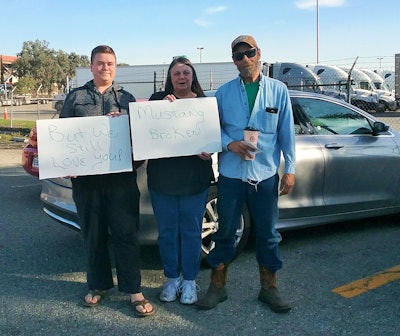 BigRigSteve Michaels (right) during one of many chance meetings with “Road Crew” followers of his trucking live webcam.