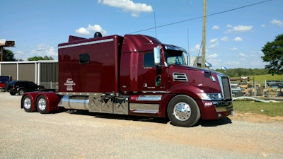 Greg and Danelle Swafford’s 2016 Western Star 5700