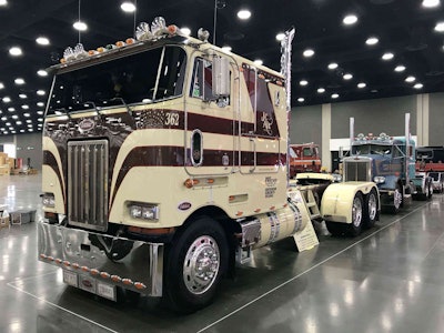 JC and Debbie Alt are showing off their 1985 Peterbilt 362 cabover, “Tiltin’ Hilton,” at MATS. The rig sports a 400-hp Cat and a 13-speed.