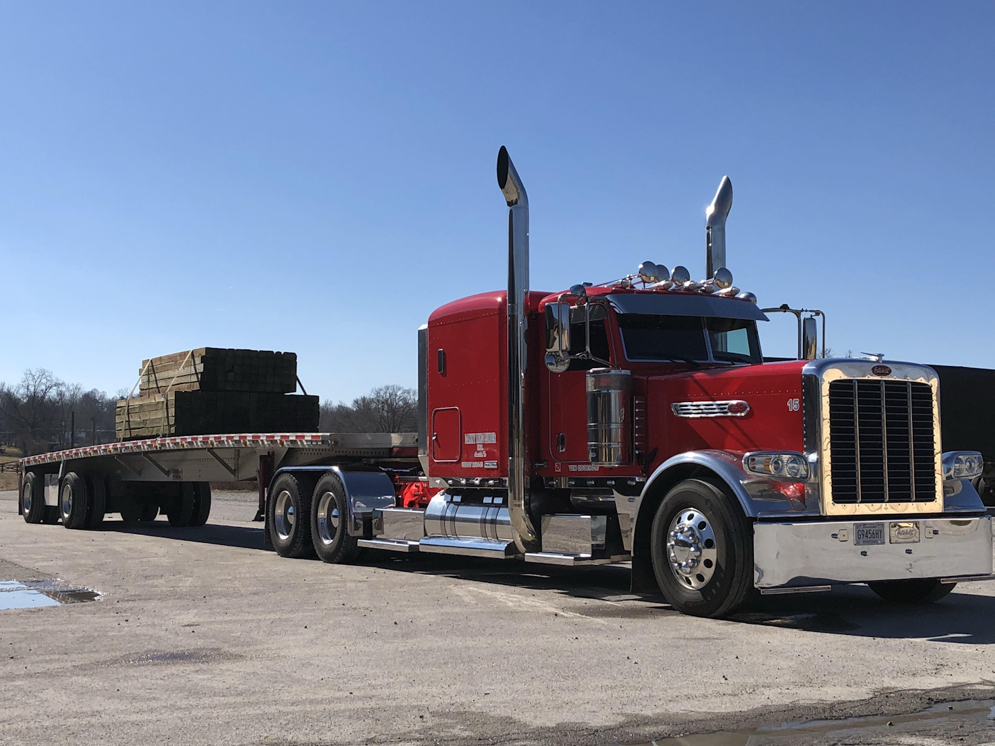 Kevin Rogers’ 2017 Peterbilt 389 glider Overdrive