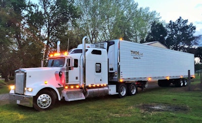 Owner-op Howard Salmon’s 1999 KW, with a fresh coat of paint earlier in this year.