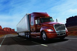 Navistar-international-LT-2018-04-09-09-53