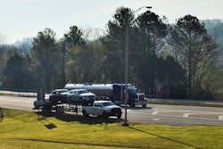 hotshot-car-hauler-parking-ramp-2018-04-13-11-17