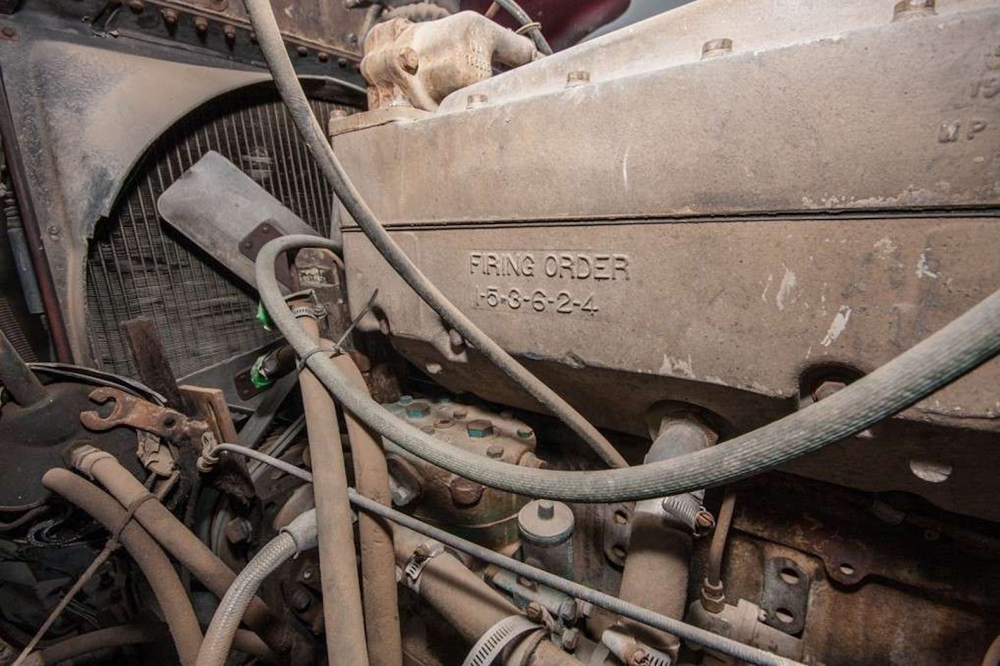 Inside Junior Elmore's 1974 Diamond Reo Conventional Overdrive