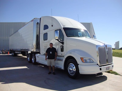 When hauling for “American Idol,” Landstar owner-operator Tom Arnold used his own trailer equipped with a liftgate and other equipment so he could unload anywhere without a dock.