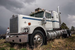 Elmore-1974-Diamond-Reo-conventional-2018-05-29-14-46