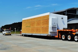 Oversize-hauler-in-inspection-station-in-Georgia-2018-05-09-10-16