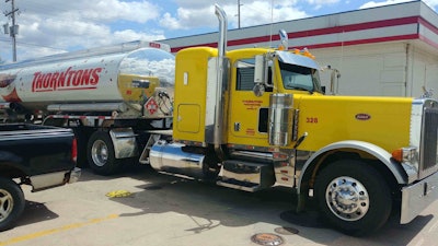 custom 2007 peterbilt 379 for thortons