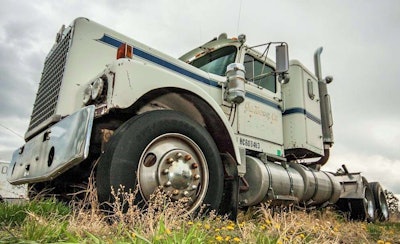 The Diamond Reo conventional, a 1974 model.