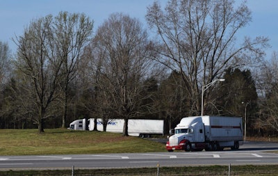Shoulder Ramp Parking Two Trucks Highway 2018 05 03 09 24