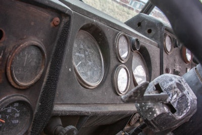 1984 Mack Super Liner dash