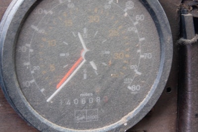 1984 Mack Super Liner speedometer