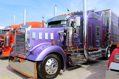 John Jaikes’ 1999 Kenworth W900L and 2006 Utility reefer was named Trucker’s Choice at the show.