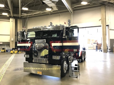 Ed Harwell’s patriotic “Service and Sacrifice” 1988 Freightliner FLT86 cabover is on display at GATS.
