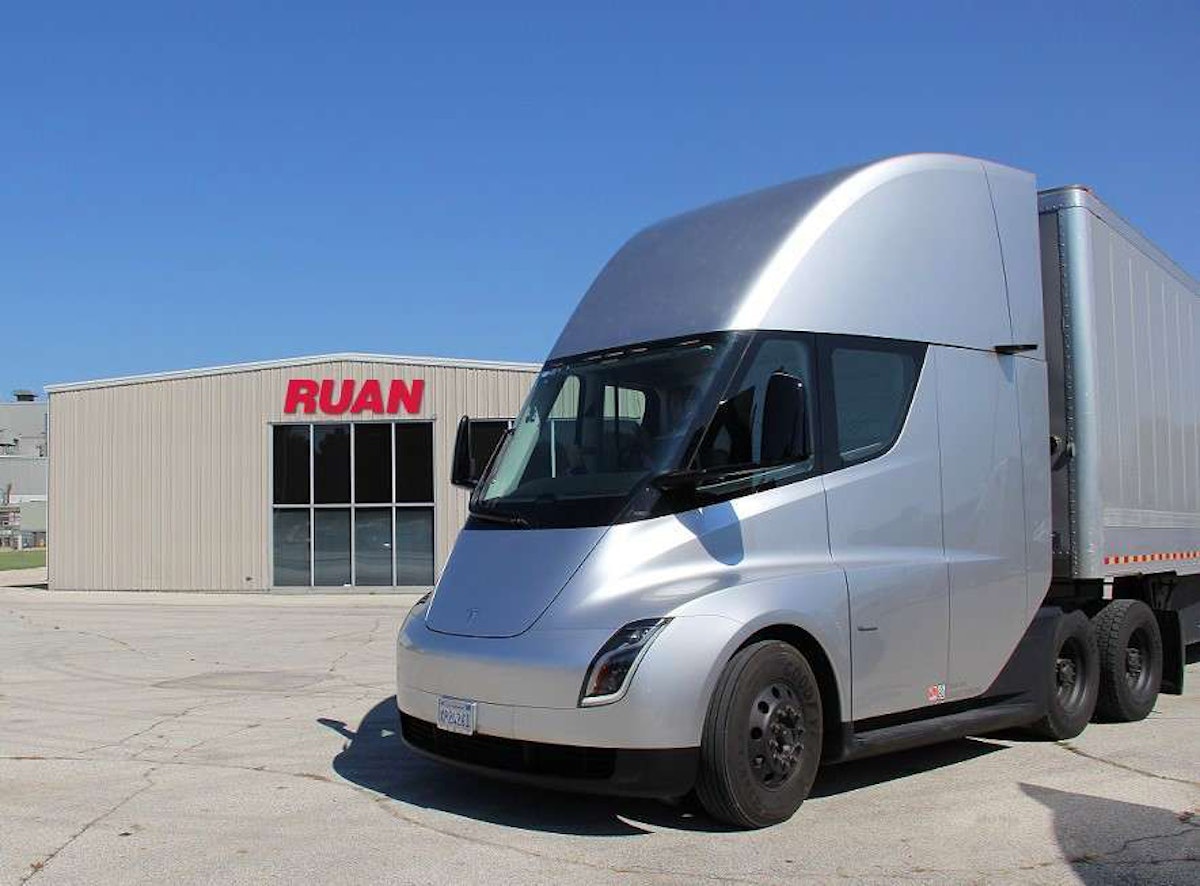 Tesla bumps production of all electric Semi to 2020 Overdrive