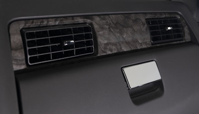 Kenworth W990 air vents