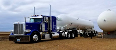 Dennis Drengson's 2016 Peterbilt 389 with a 12,600-gallon 2018 Westmor Proline trailer