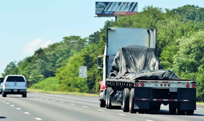 flatbed-truck-on-highway-lane-restriction-2018-09-05-08-49