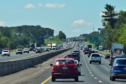 traffic-trucks-cars-on-highway-congestion-2018-09-25-08-40