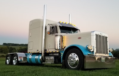 1994 Peterbilt Truck