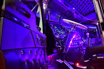 In the interior, Hallahan chromed as much as he could and otherwise sought to bring the exterior striping design and a Chi-Town Large Cars flavor — the name of a group/club of sorts of owner-ops and drivers with whom he’s active — through the sheets and pillows in the sleeper, evident in the following photo: