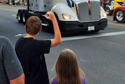 pulling-the-horn-2018-10-02-16-45