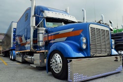 the-duck-1999-classic-xl-freightliner-2018-10-25-10-54
