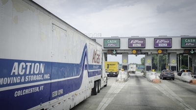 Virginia transportation officials are looking at possibly adding tolls to I-81 to help fund infrastructure improvements. (Photo courtesy 365trucking.com)