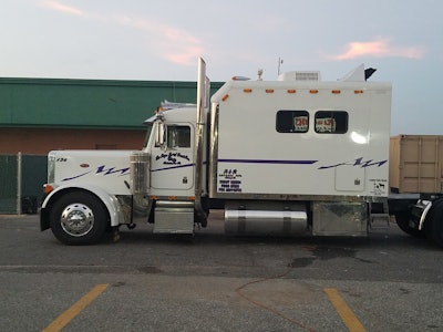 Two Pups Truck